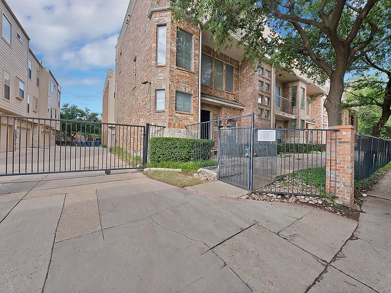 4117 Lafayette St — Photo 42
