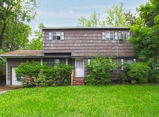 50 Rutledge St, Brentwood, NY 11717