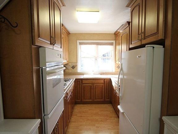 2nd image of 4152 39th Pl #2