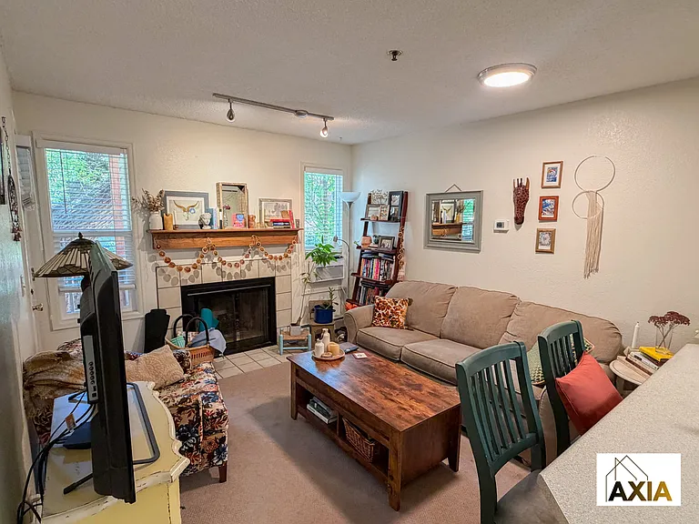1927 Canyon Blvd #112 — Photo 2