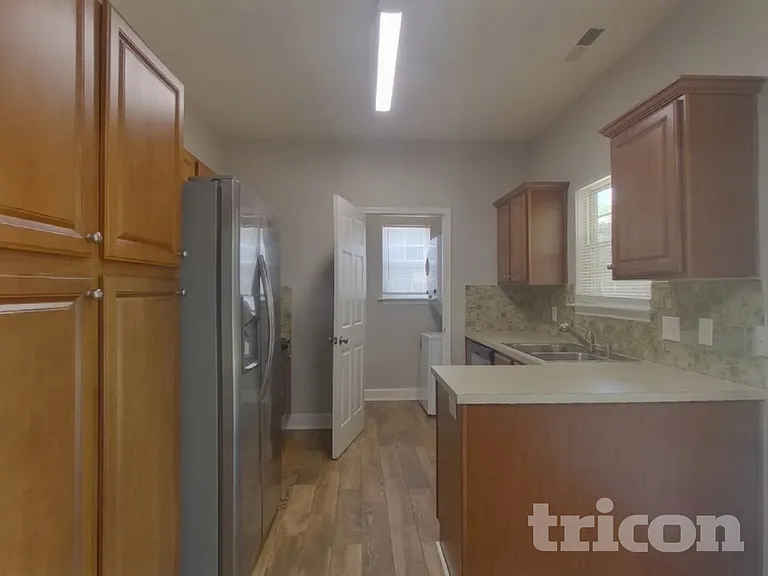 955 Ashland Ave — Photo 6