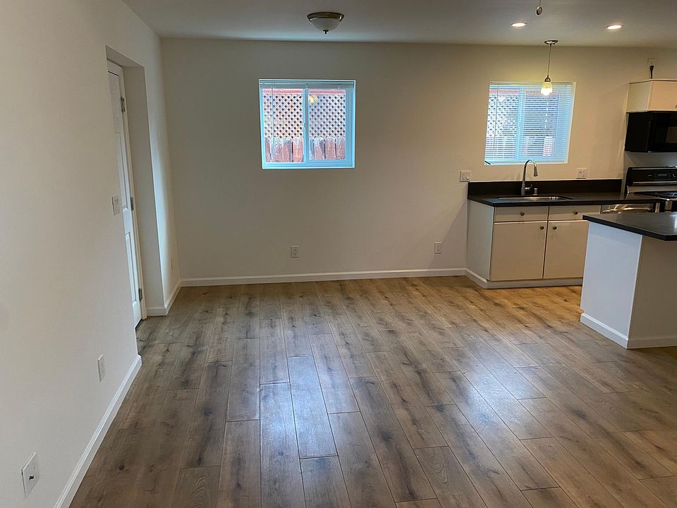 1st image of 2911 Vancouver Ave