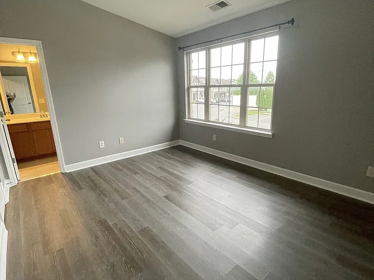 Bedroom / Bathroom 2