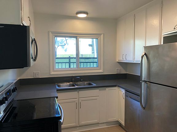 4th image of 1901 6th St APT 101