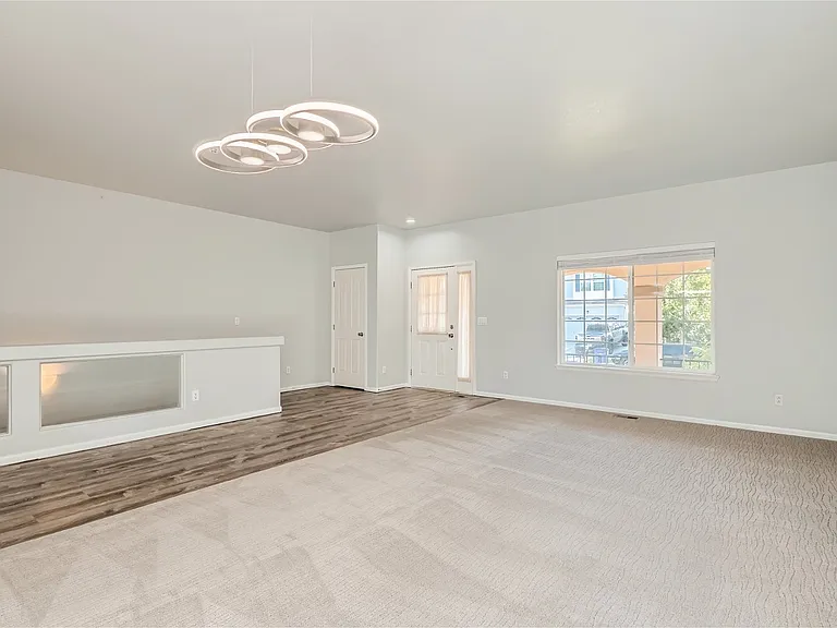 5489 Netherland St — Photo 6