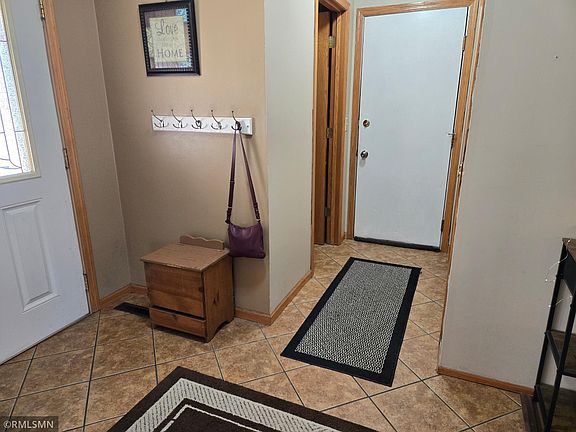 3rd image of 1229 Choke Cherry Rd