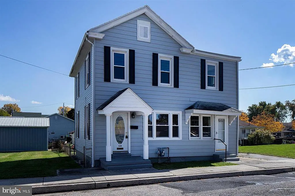 3 bed, 1.5 bath, 1508 sqft, $1,720 — Photo 1