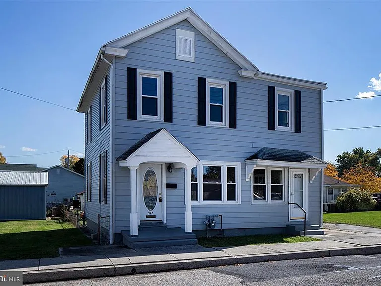 340 S Wood St — Photo 1