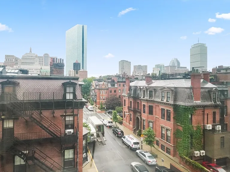 285 Clarendon St #4 — Photo 22