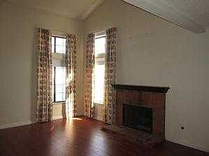 Living room/fireplace