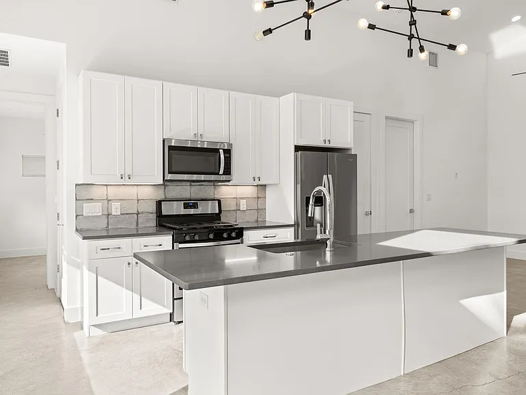 6201 Caddie St #2 — Photo 8