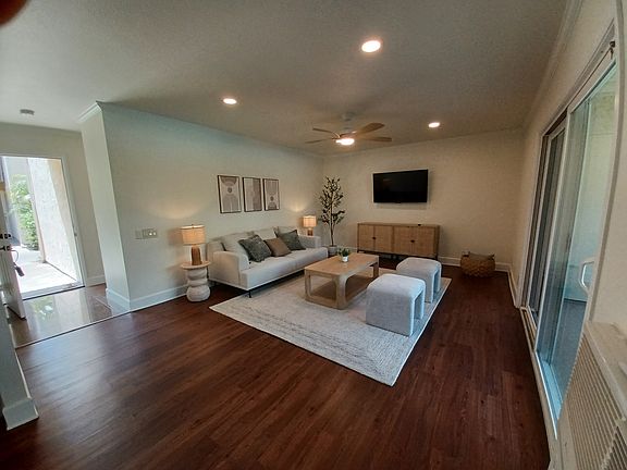 4th image of 8529 Villa La Jolla Dr APT I