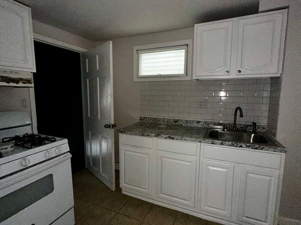 147 Tichenor St FLOOR 2