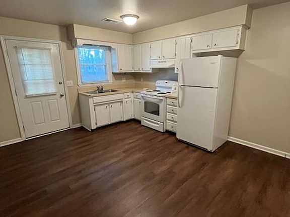 5th image of 106 E Edgewood Dr