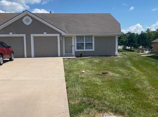 220 SW Chartwell Cir #220, Lees Summit, MO 64082