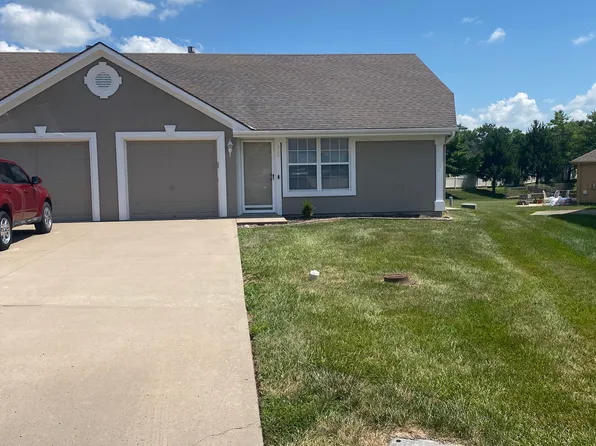 220 SW Chartwell Cir #220, Lees Summit, MO 64082