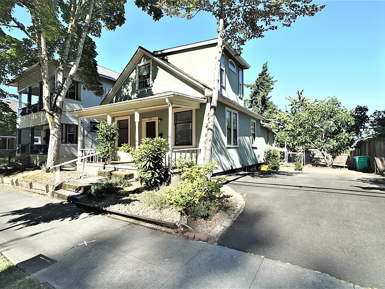 5726 S Corbett Ave — Photo 6