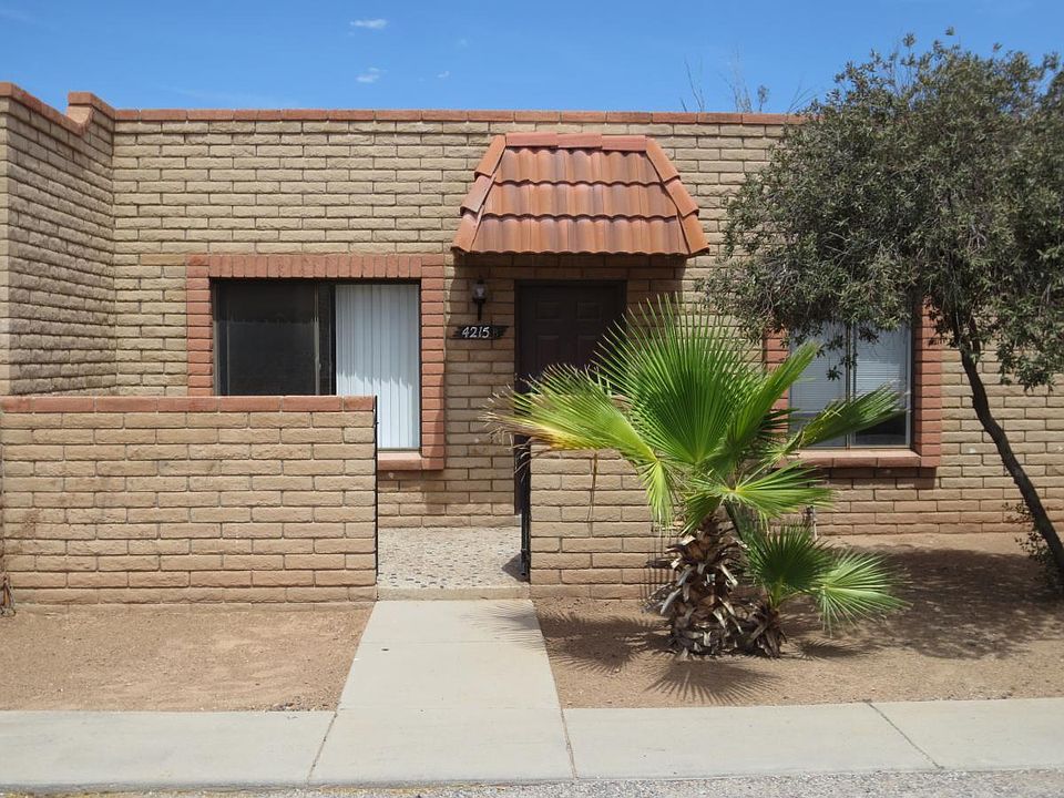 Sidewalk to 4215-B