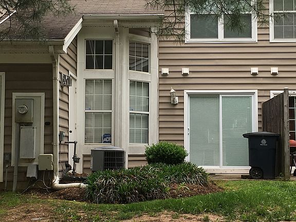 2nd image of 5118 King Henry Way #293