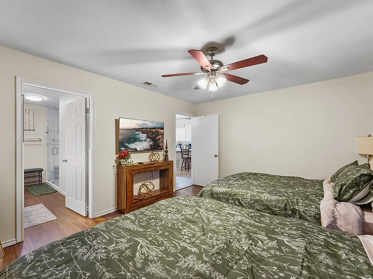 1001 Ridgecrest Dr — Photo 32