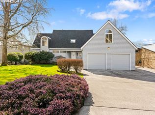 20160 NE Interlachen Ln, Fairview, OR 97024