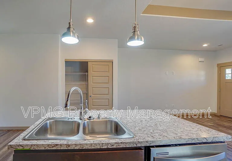 13801 NE 33rd Cir — Photo 14