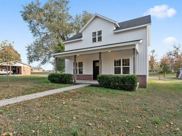 505 Birmingham St SE, Gravette, AR 72736