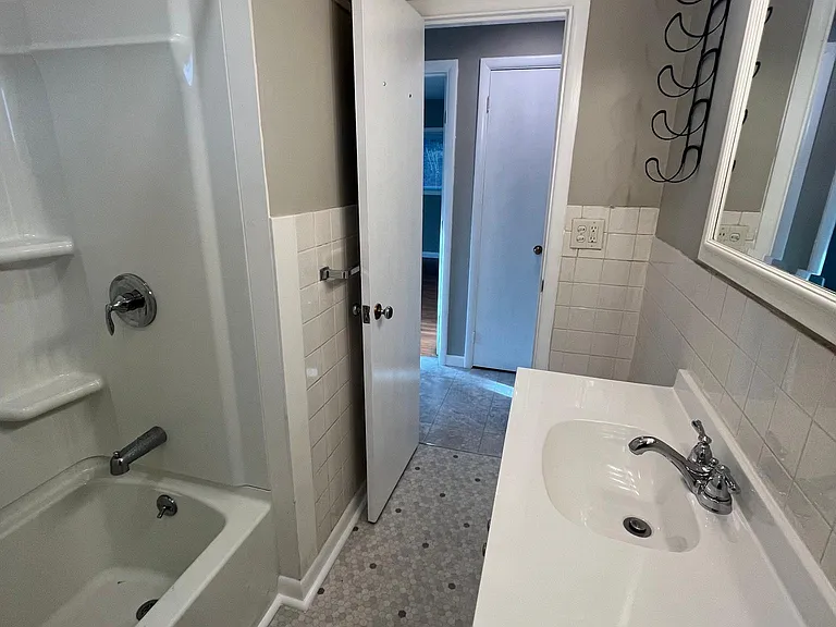 36 Rivermount Ter #A — Photo 24