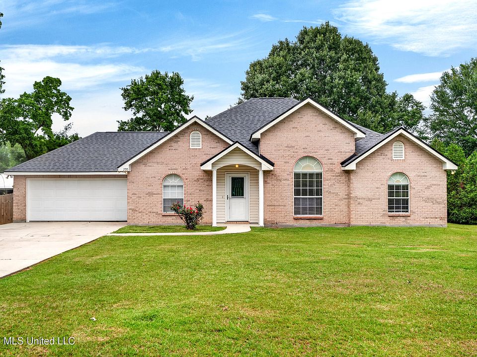 1st image of 200 Glenwood Dr