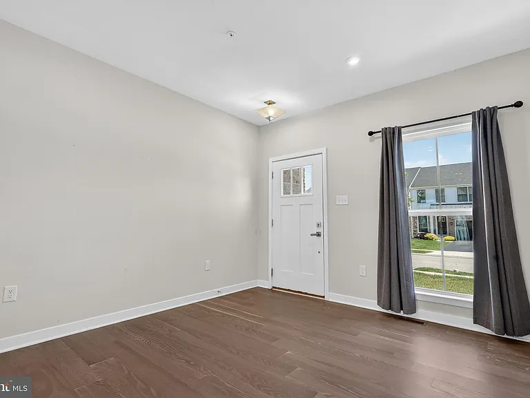 8005 Milltown Cir — Photo 4