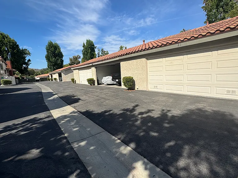 6801 Valley Circle Blvd #20 — Photo 10