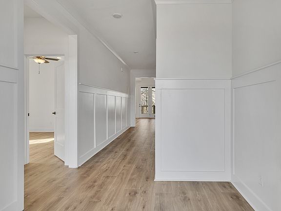 2nd image of 612 Parkenham Dr Lot 39