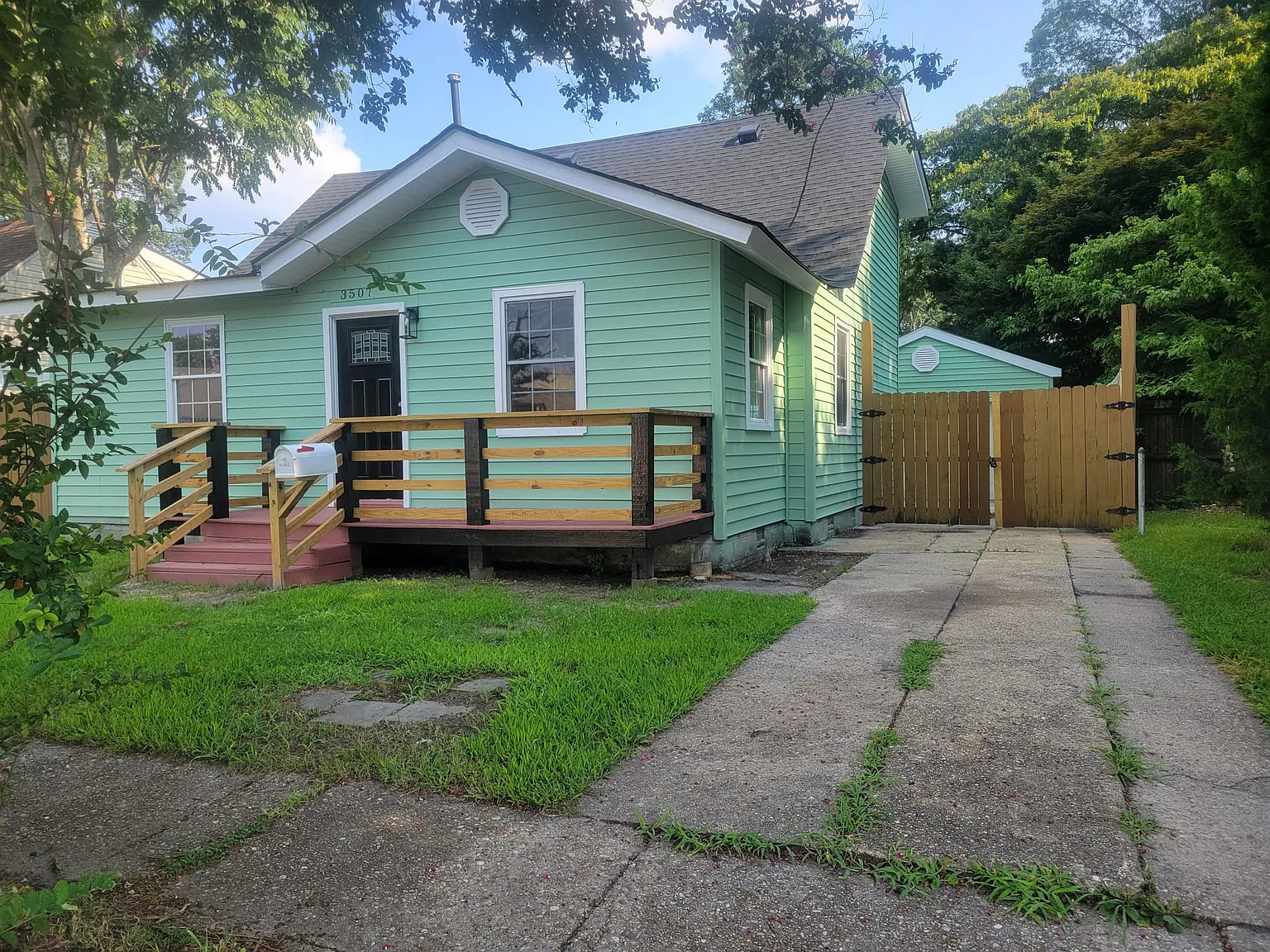 4 bed, 1514 sqft, $2,400 — Photo 2