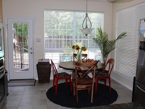 5th image of 2205 Branchwood Dr