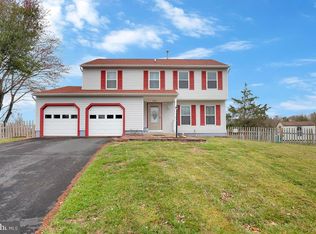 224 Laura Anne Ct, Sterling, VA 20164