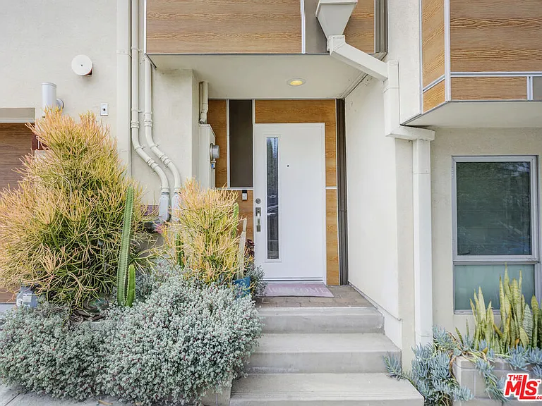 1045 Manzanita St — Photo 1