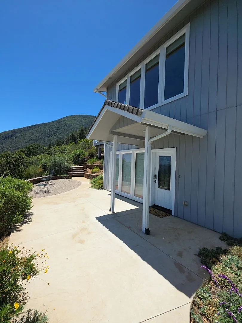 Stunning Lake Views in Riviera West — Photo 4
