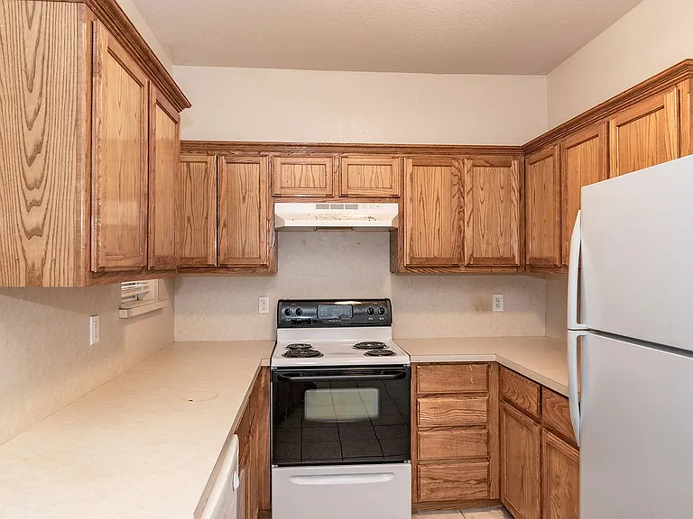 1701 Walnut St — Photo 6