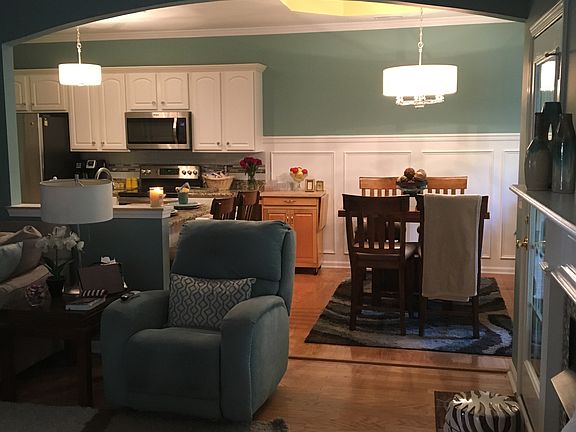 3rd image of 404 Country Club Ct