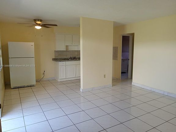 5th image of 16020 NE 19th Ct APT 2