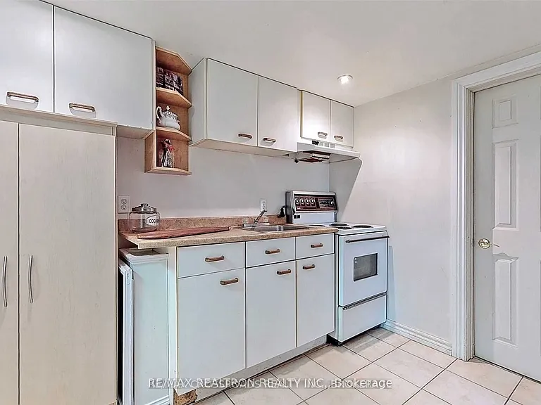 241 Septonne Ave — Photo 11