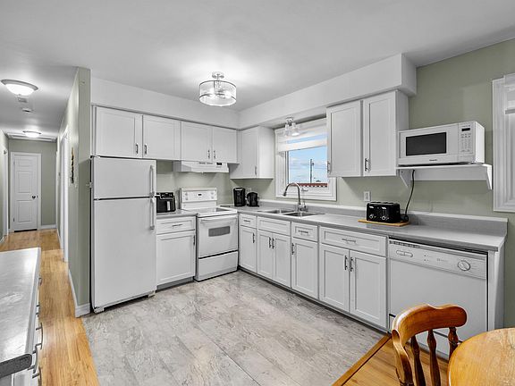 2nd image of 10 Longworth St