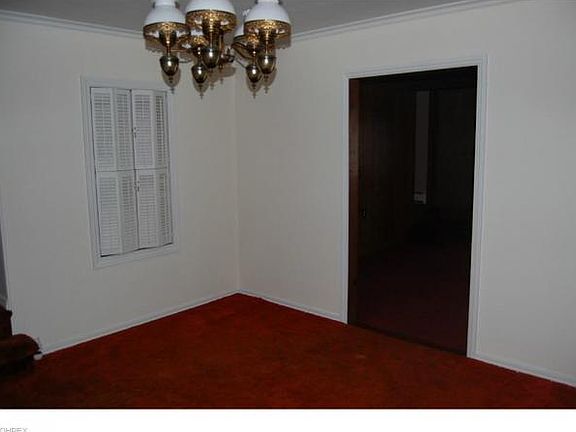 3rd image of 12 N Beverly Ave