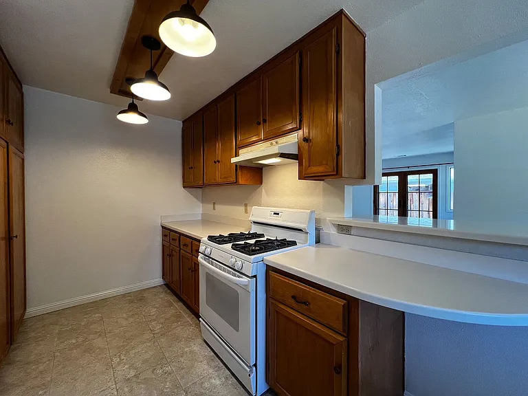 10 Linnell Ave — Photo 14