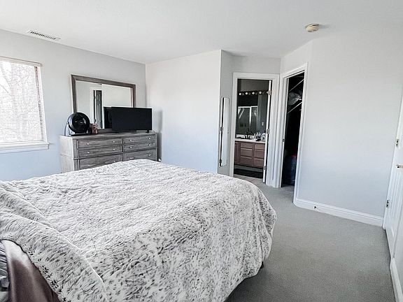 3rd image of 3800 Rosemont Blvd APT 101H