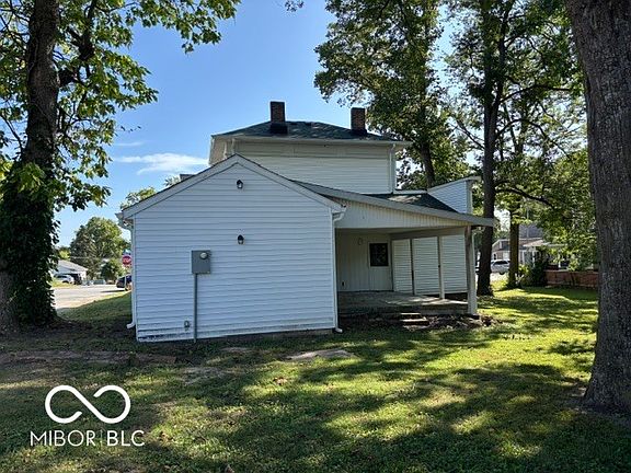 5th image of 302 W Main St