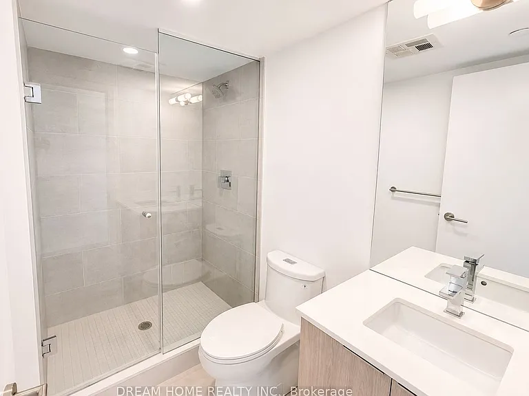 47 Mutual St #807 — Photo 12