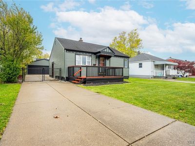 370 W Girard Blvd, Buffalo, NY, 14217