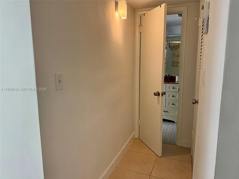 2855 Leonard Dr #H202 — Photo 16