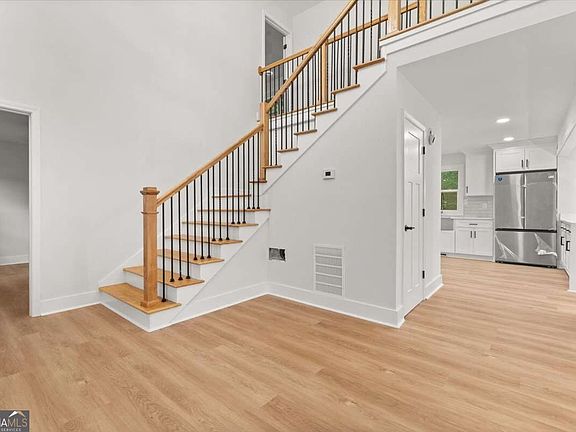 4th image of 3307 Prince George St